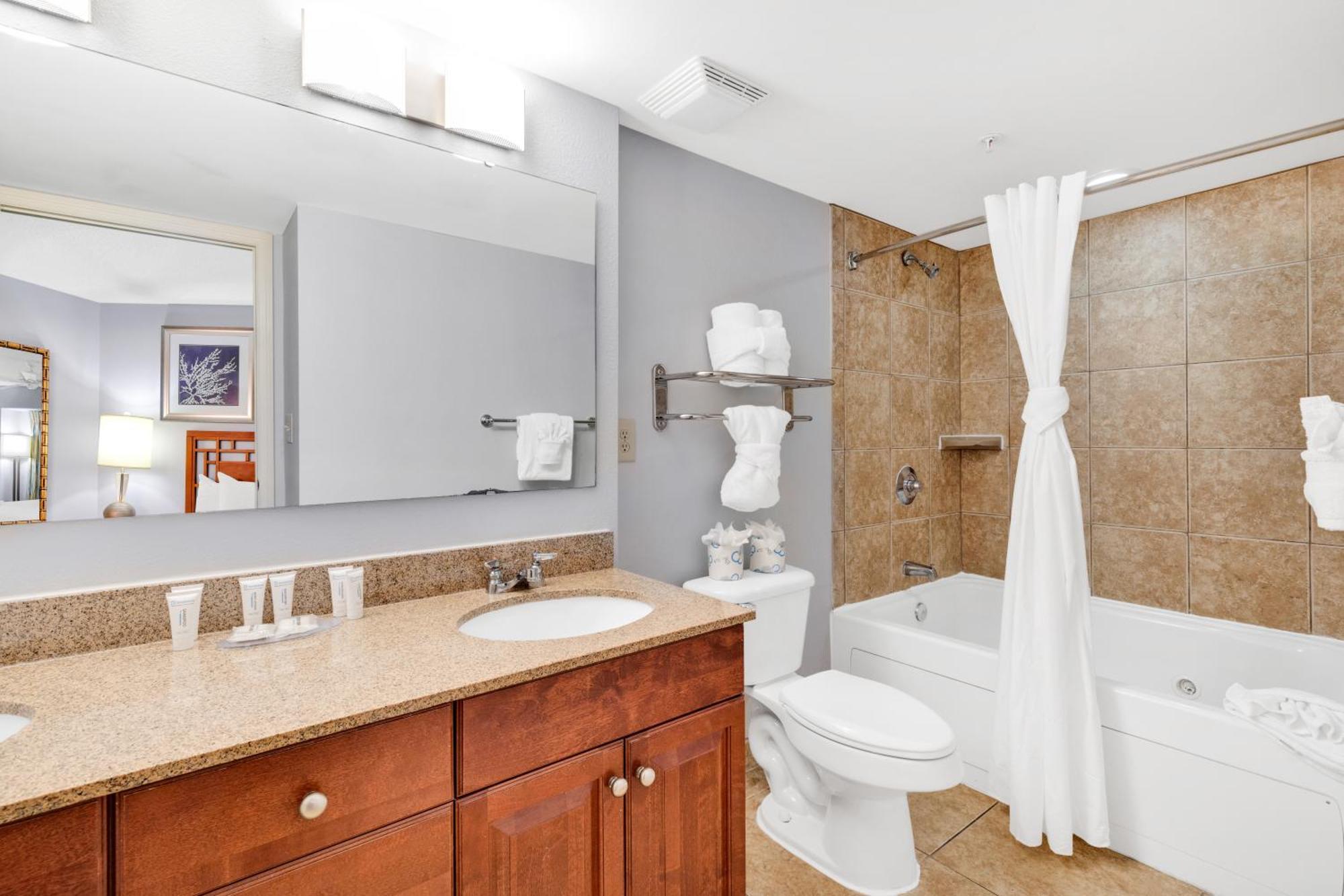 Apartment Sun-filled Beachfront 2br At Dunes Village *