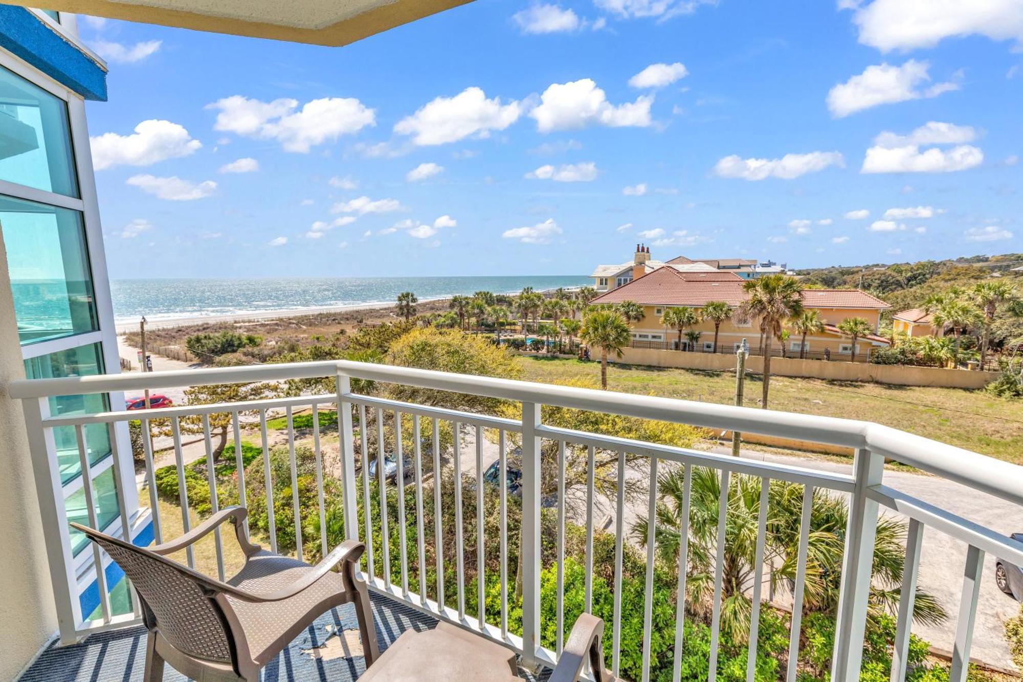 Apartment Sun-filled Beachfront 2br At Dunes Village *
