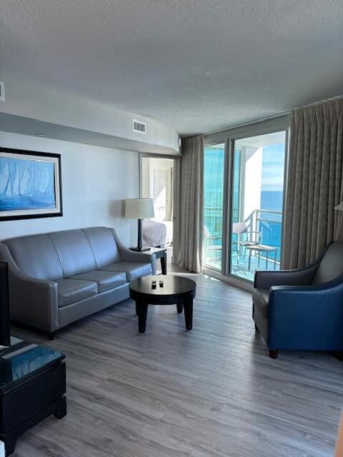 Great 2 Bedroom - Oceans One 1008 Holiday home
