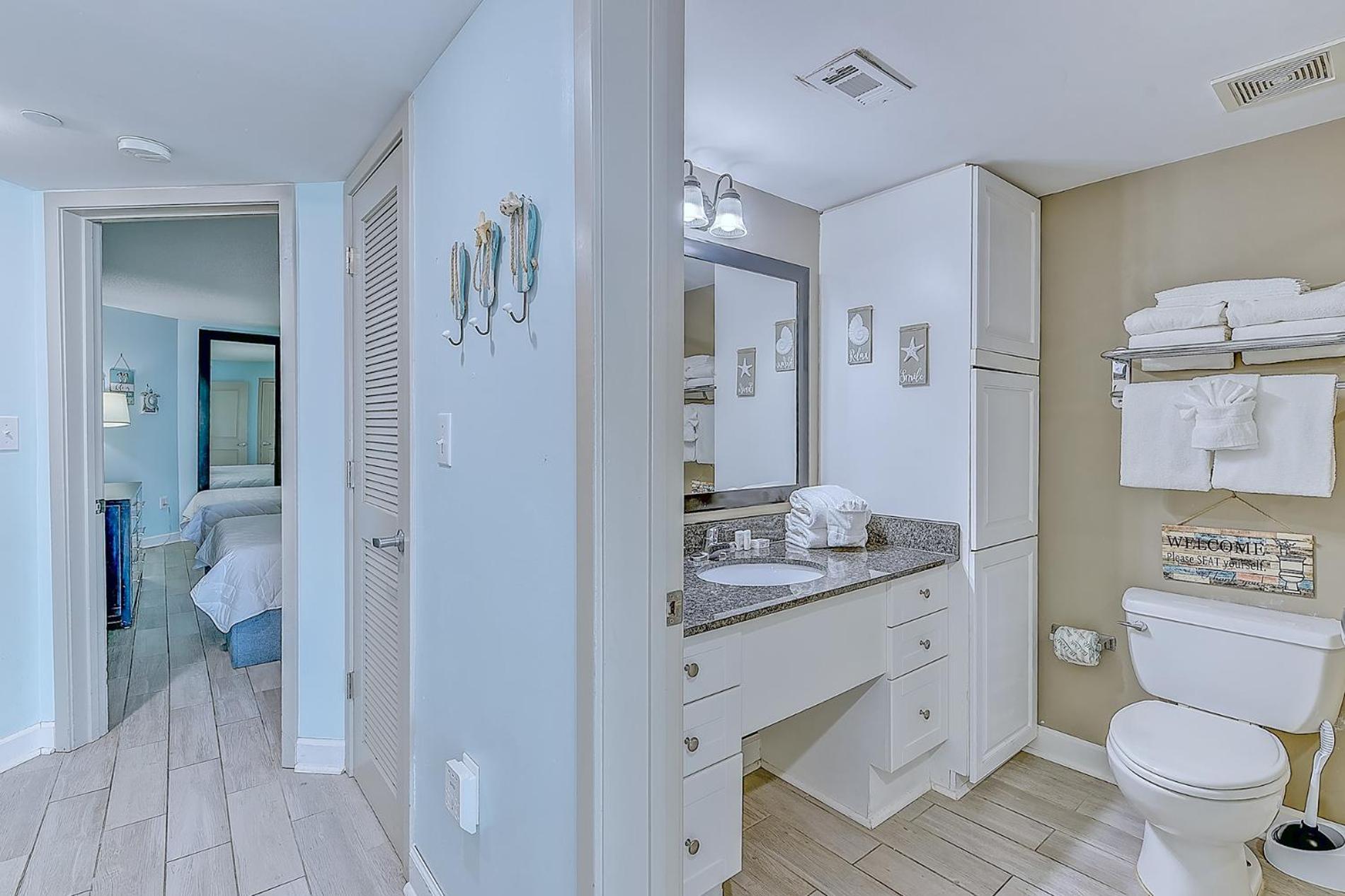 Apartment Oceans One 4th Floor 1 Bdrm 1 Ba