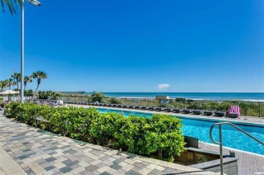 Great 2 Bedroom - Oceans One 1008