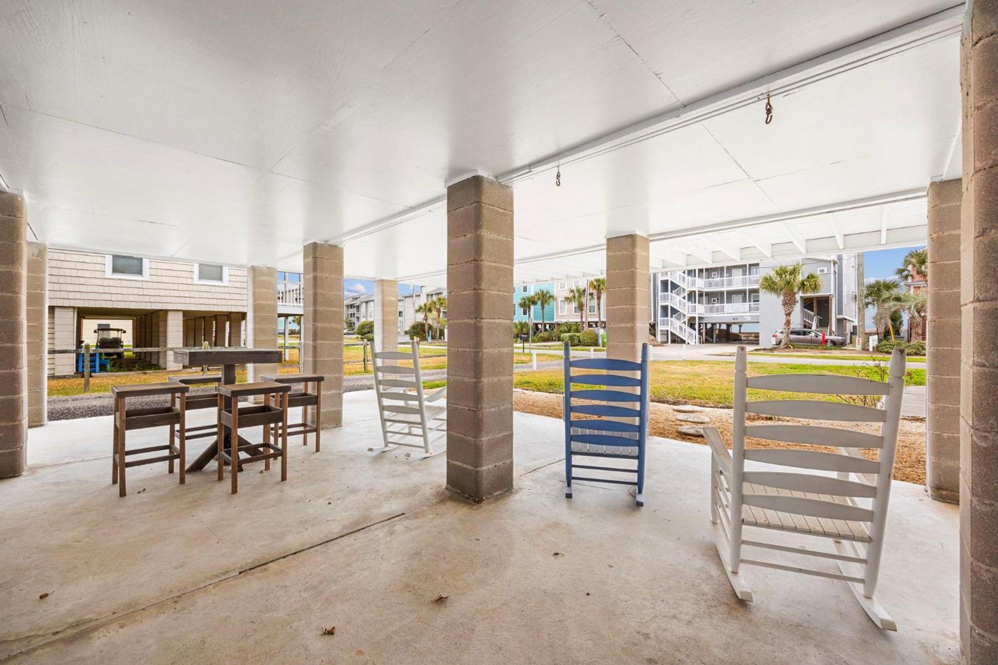 Apartment Charming 3 Bedroom ,oceanview Located In Surfside! Myrtle Beach