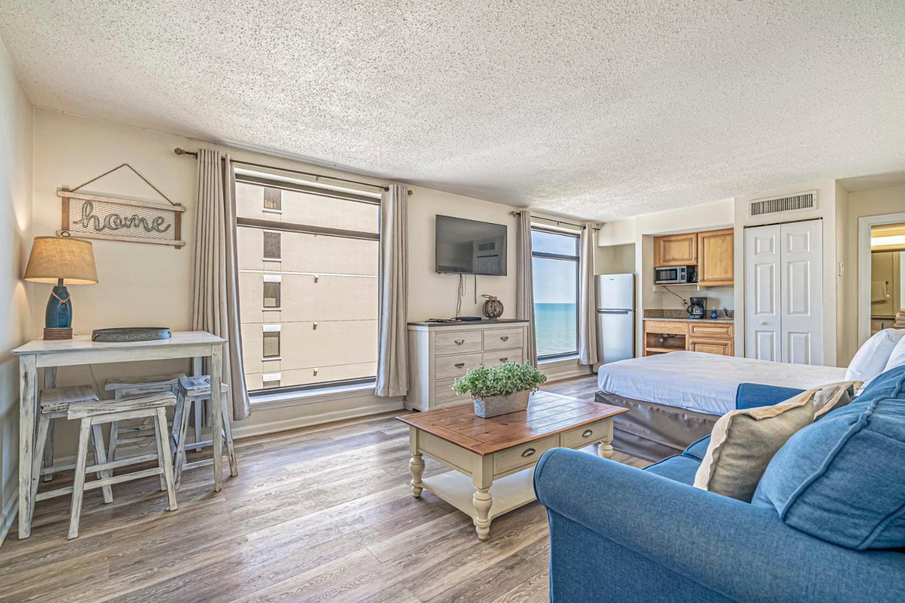 Great Unit With Large Windows To View The - Colony 1200 Holiday home *