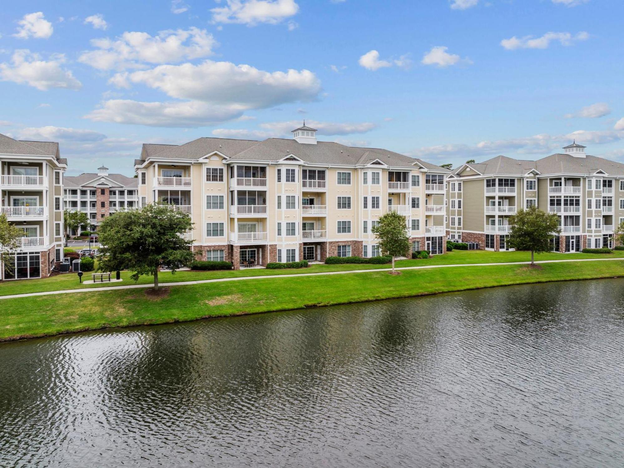 Beautifully Decorated 3 Bedroom 2 Bath Condo, First Floor Wth Walk In Shower! Located In Golf Community Apartment Myrtle Beach