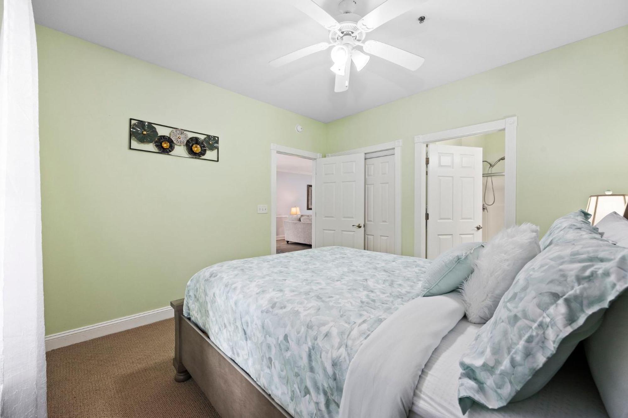 Beautifully Decorated 3 Bedroom 2 Bath Condo, First Floor Wth Walk In Shower! Located In Golf Community * Myrtle Beach