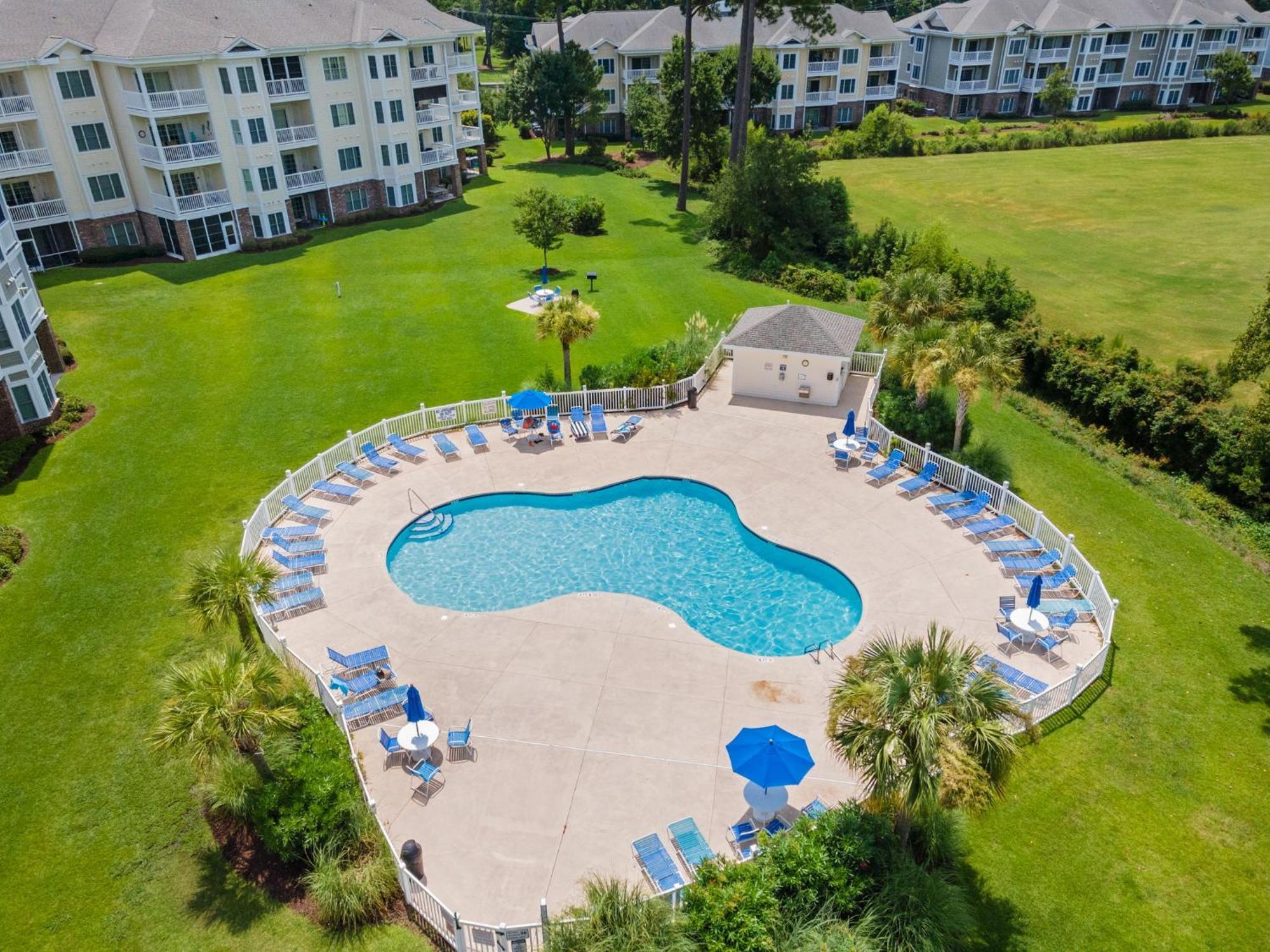 Beautifully Decorated 3 Bedroom 2 Bath Condo, First Floor Wth Walk In Shower! Located In Golf Community Apartment Myrtle Beach