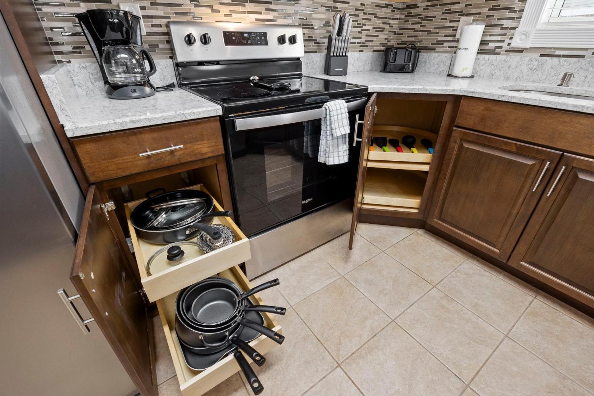 Beautifully Decorated 3 Bedroom 2 Bath Condo, First Floor Wth Walk In Shower! Located In Golf Community Myrtle Beach