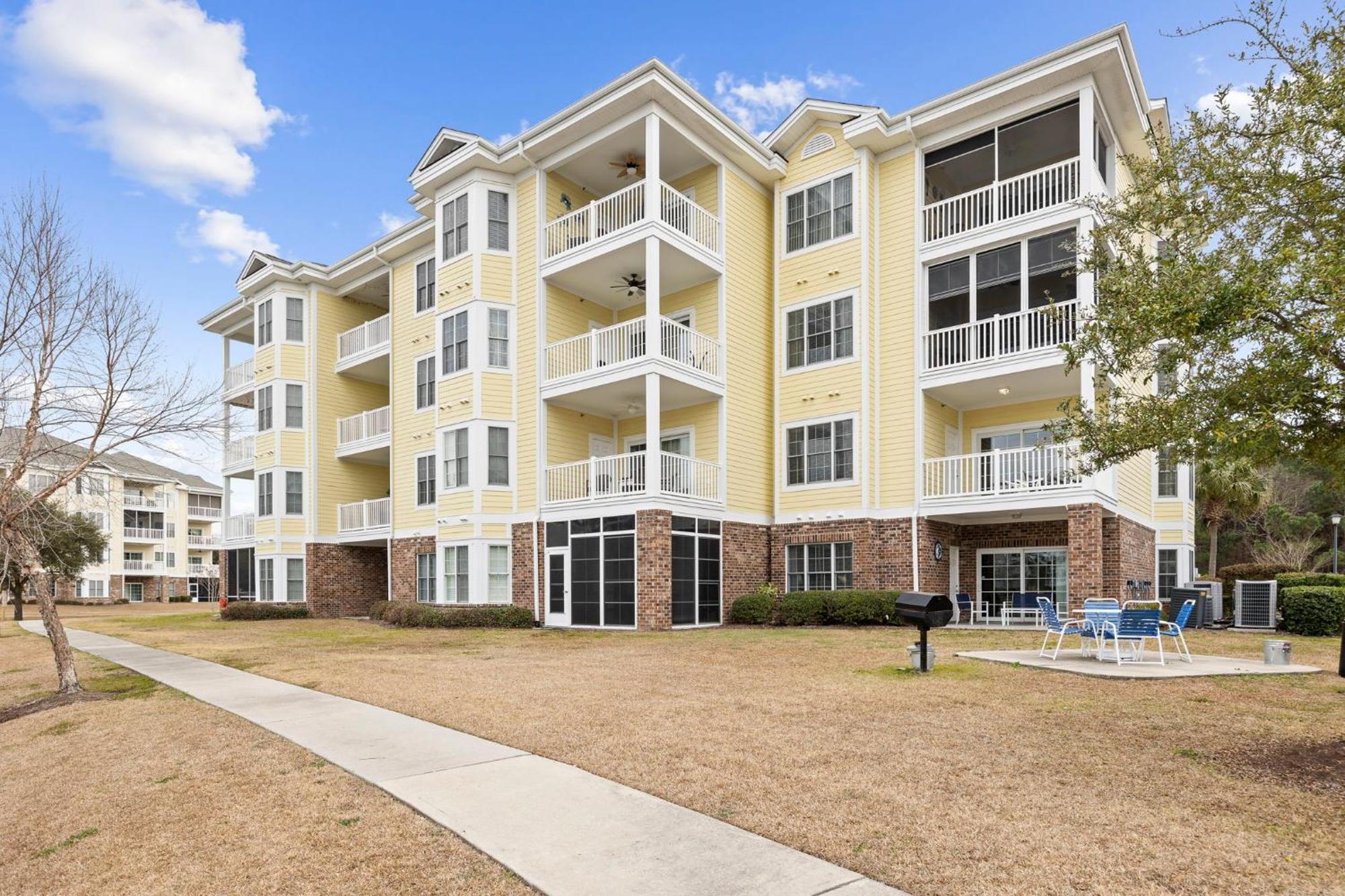 Beautifully Decorated 3 Bedroom 2 Bath Condo, First Floor Wth Walk In Shower! Located In Golf Community Apartment Myrtle Beach