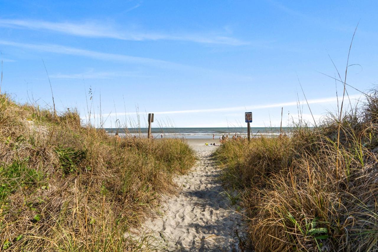 Blue Mist Unit 301 Is A 3rd Floor Oceanfront In Cherry Grove Nmb Apartment Myrtle Beach
