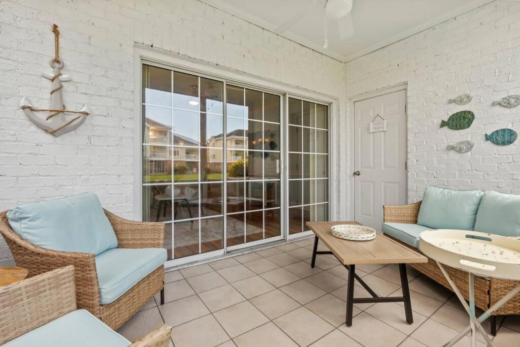 Location, Location, & Golf 2bd/2ba So Comfy! Apartment *