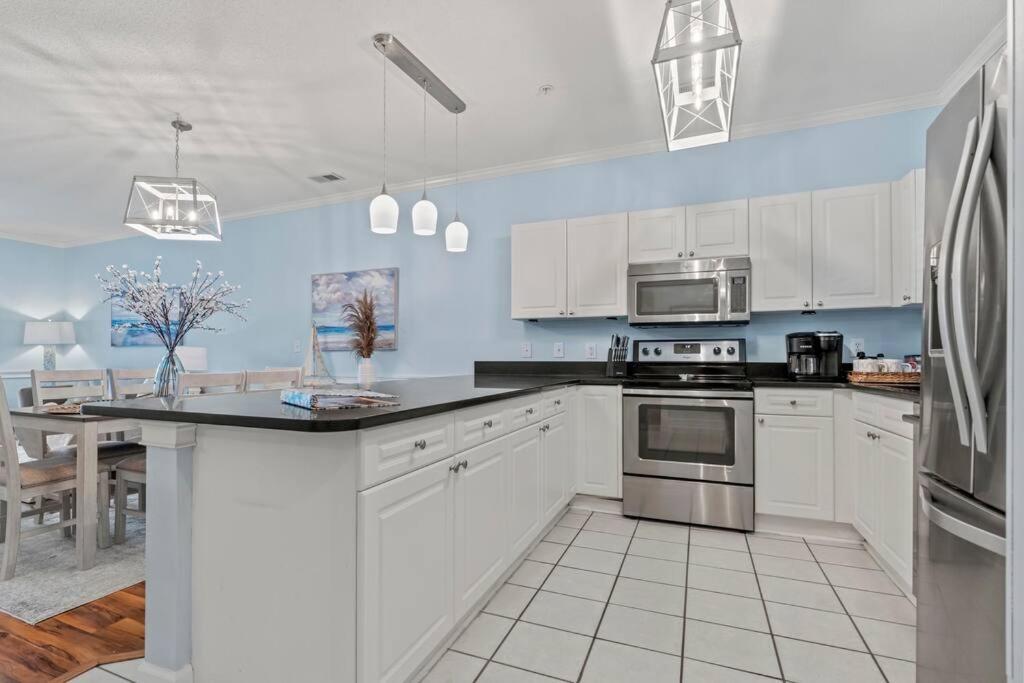 Location, Location, & Golf 2bd/2ba So Comfy! Apartment *