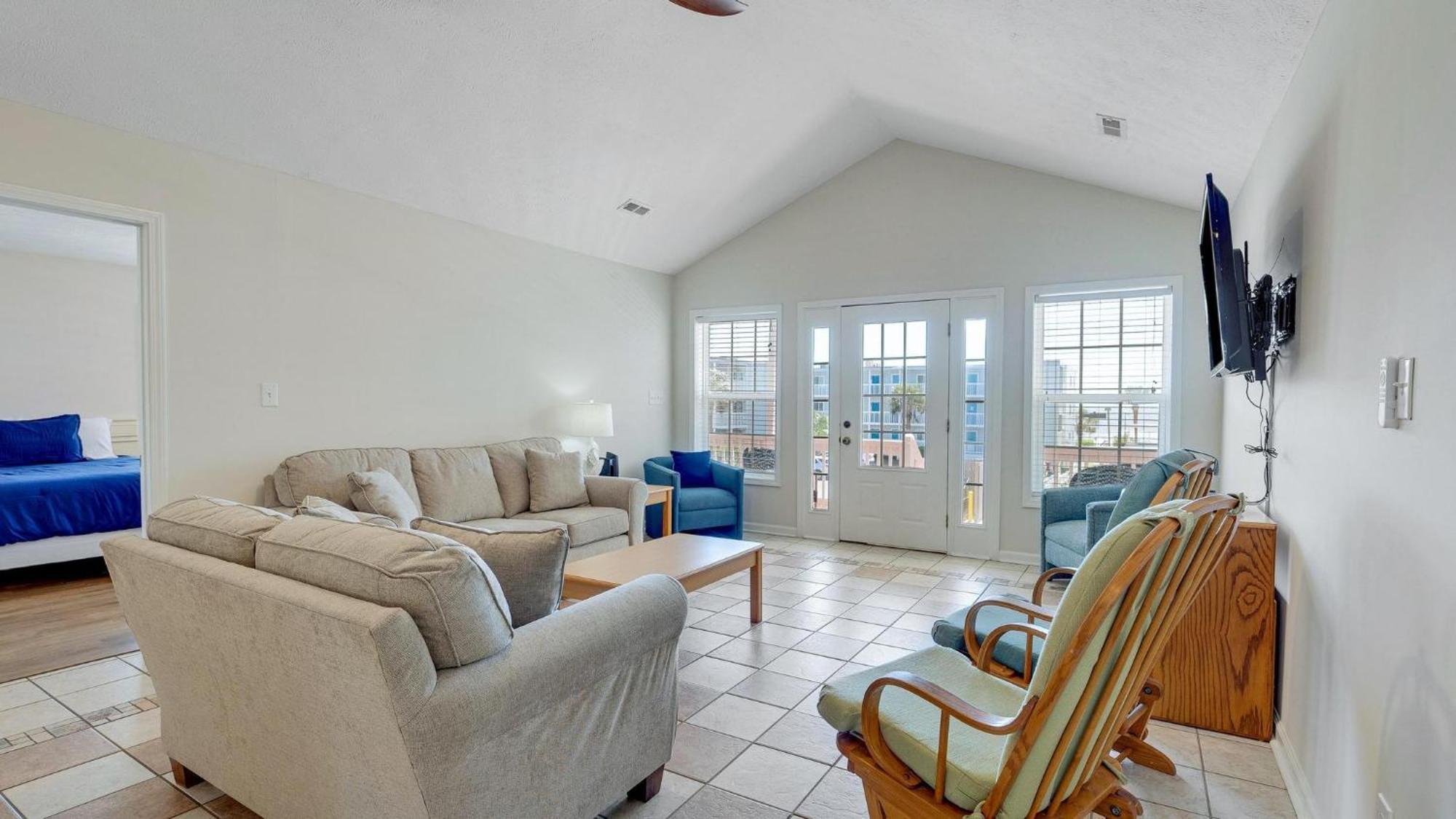 Holiday home Ocean's Edge - 2nd Row - Crescent Section *