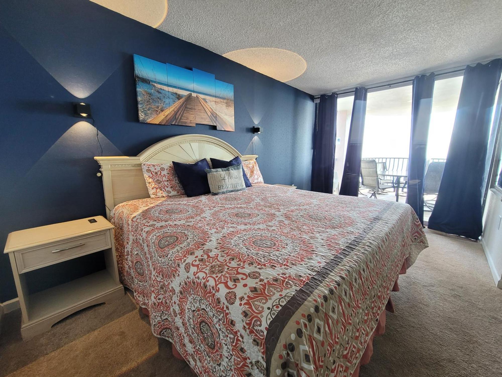 Ocean Front, Private Balconies Aparthotel *