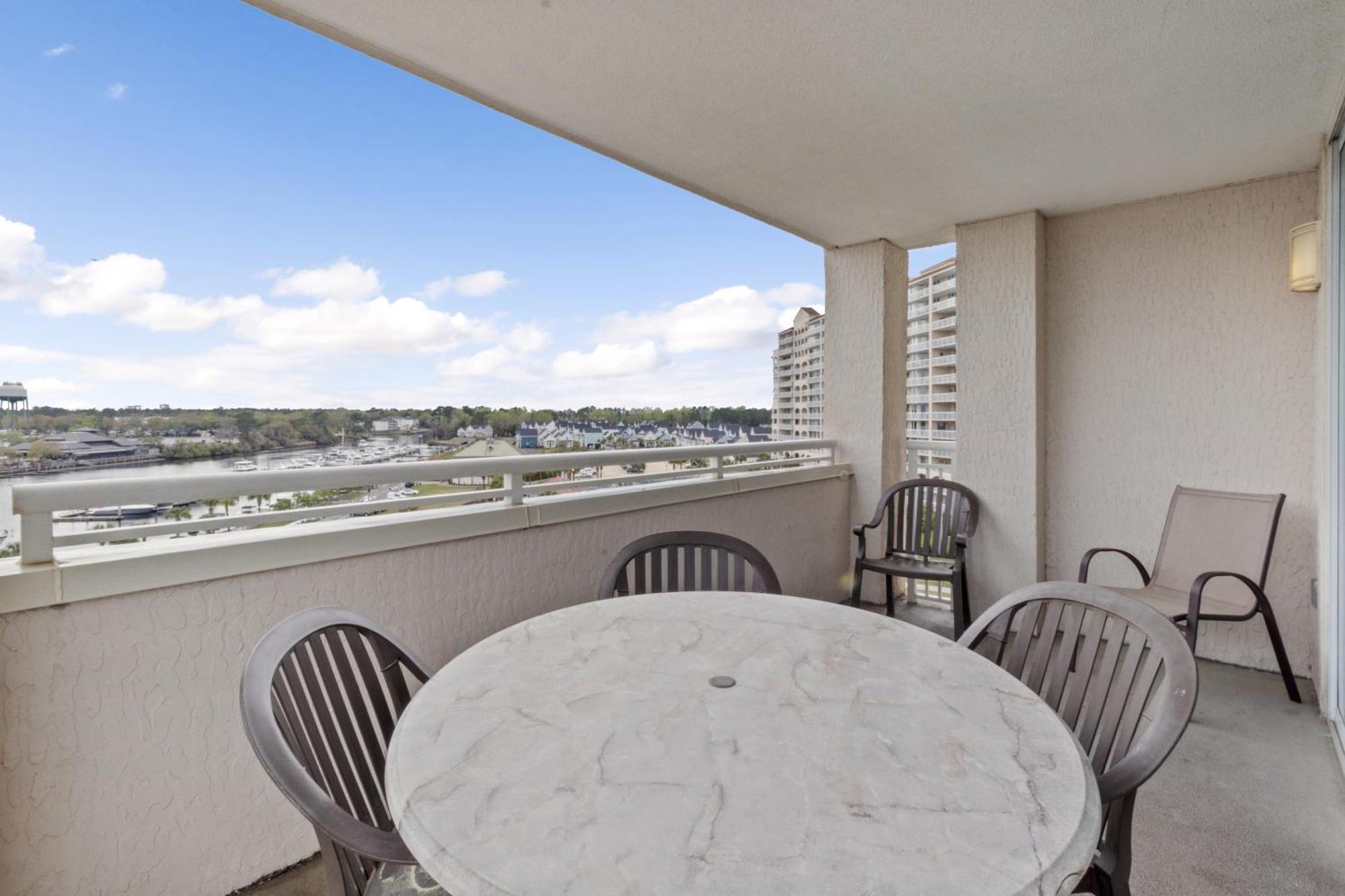 Apartment Yacht Club #1-701 *