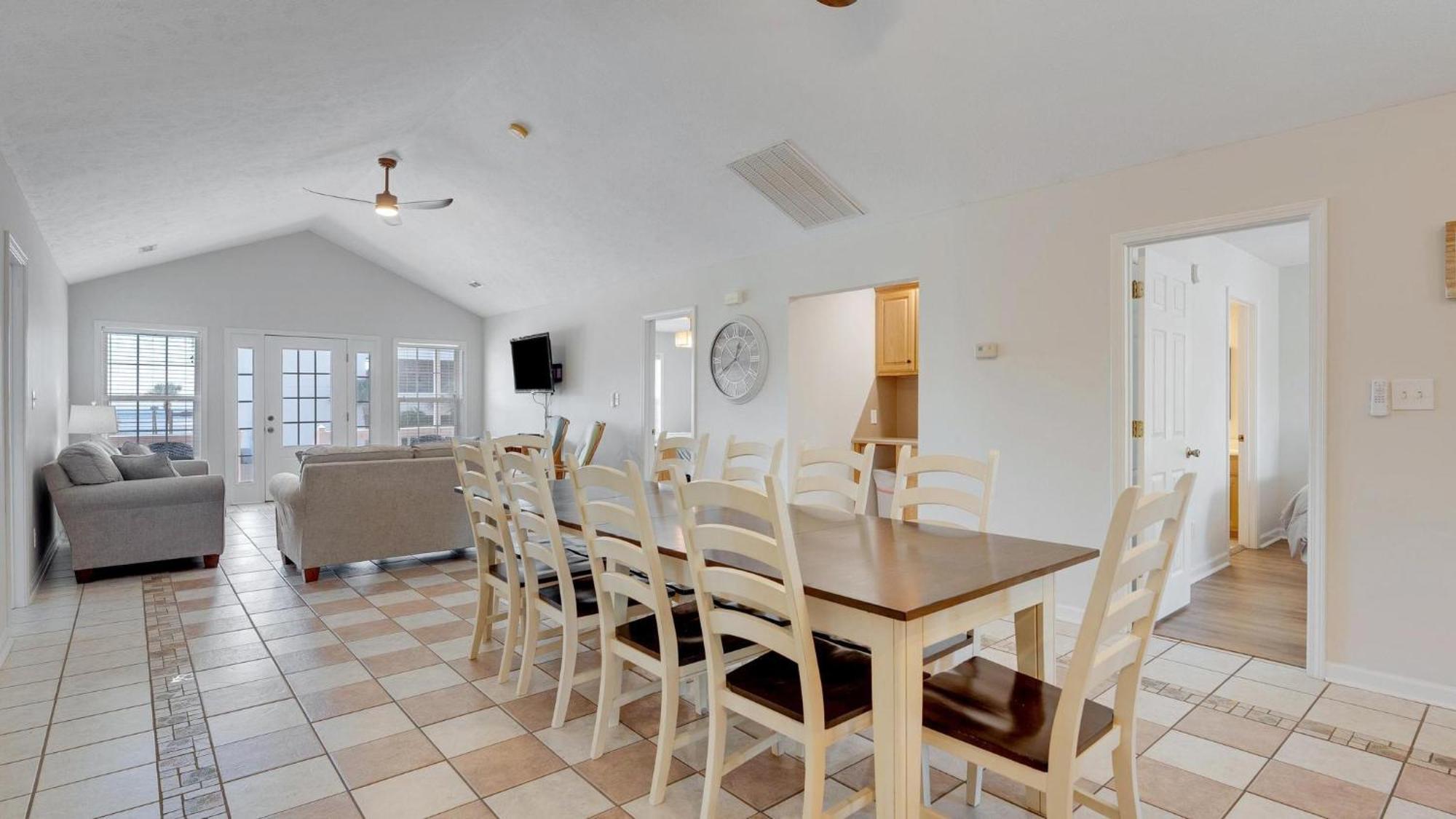 Holiday home Ocean's Edge - 2nd Row - Crescent Section