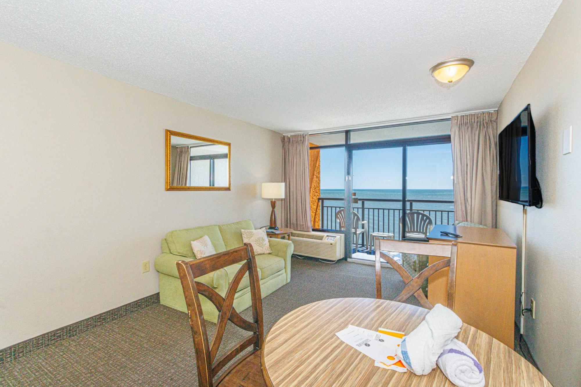 Oceanfront 1 Bedroom Suite-stunning Views! Perfect For 4-6 Guests! Landmark 1533 Holiday home Myrtle Beach