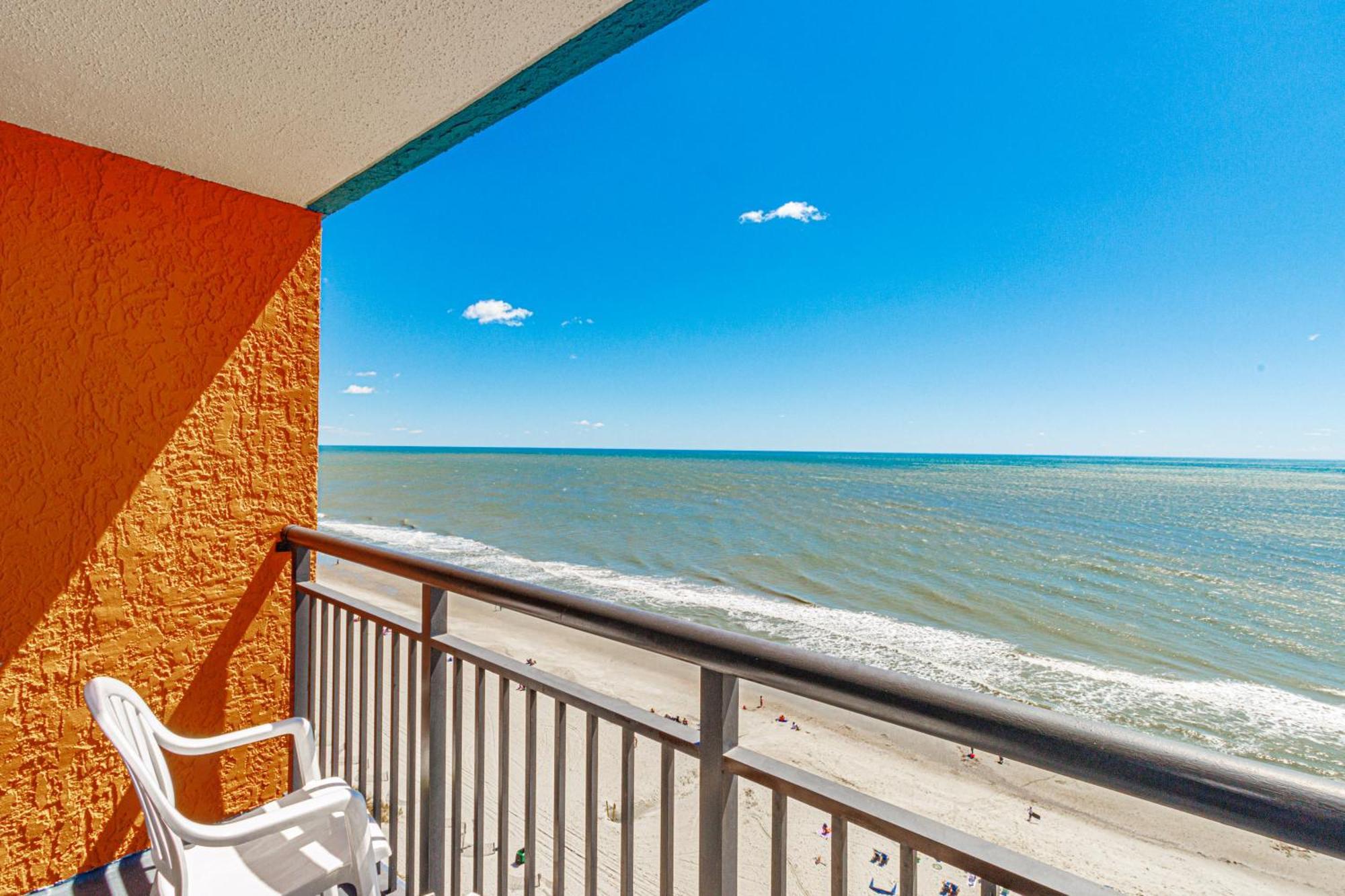 Oceanfront 1 Bedroom Suite-stunning Views! Perfect For 4-6 Guests! Landmark 1533 Holiday home
