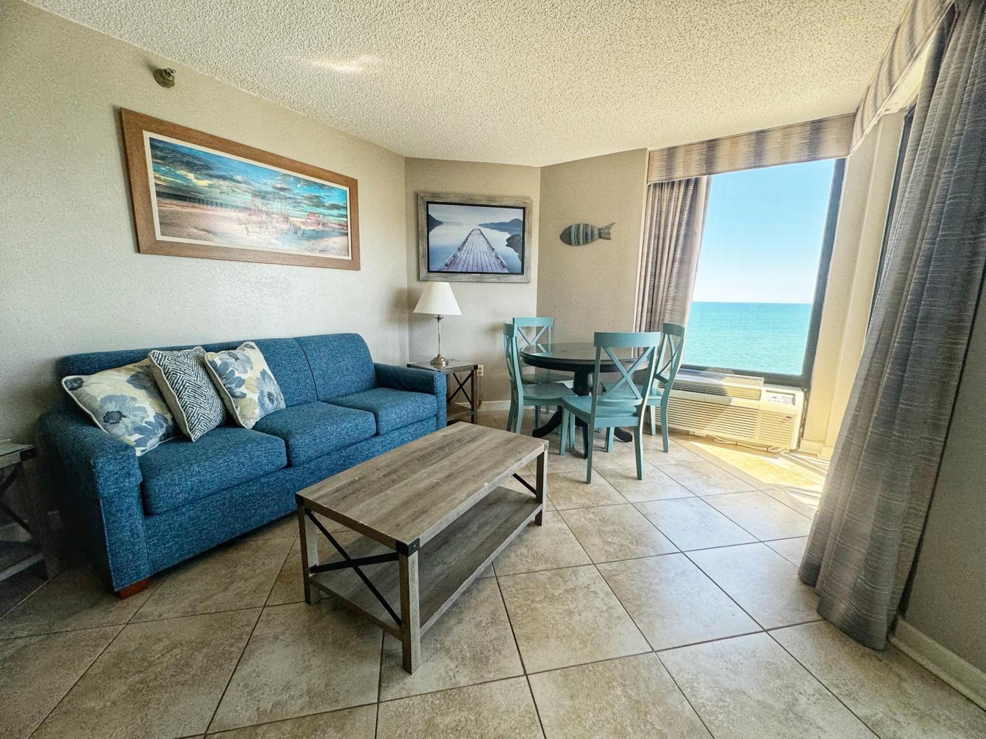Ocean-front At Patricia Grand Apartment