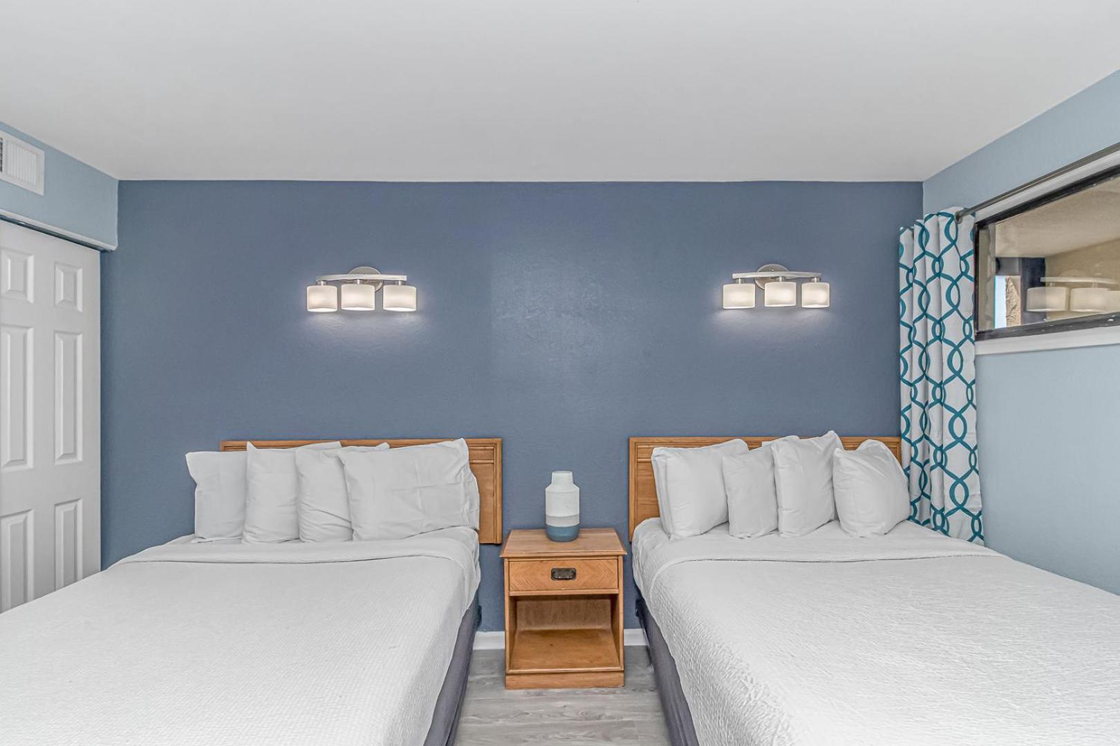 Holiday home 5th Floor Direct Oceanfront Double Sleeps 6 Meridian Plaza 503 *