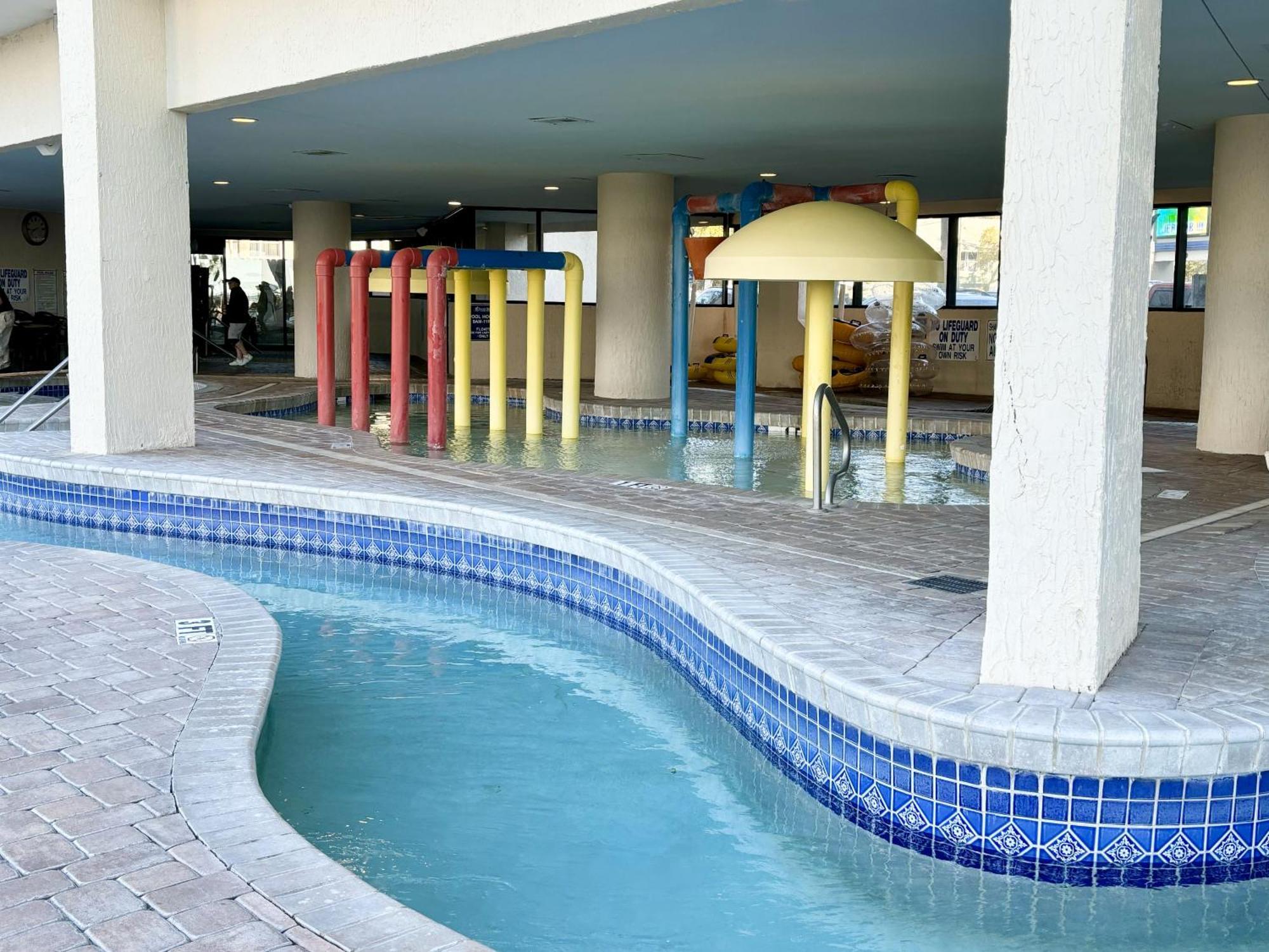 Sea La Vie Oceanfront Apartment *