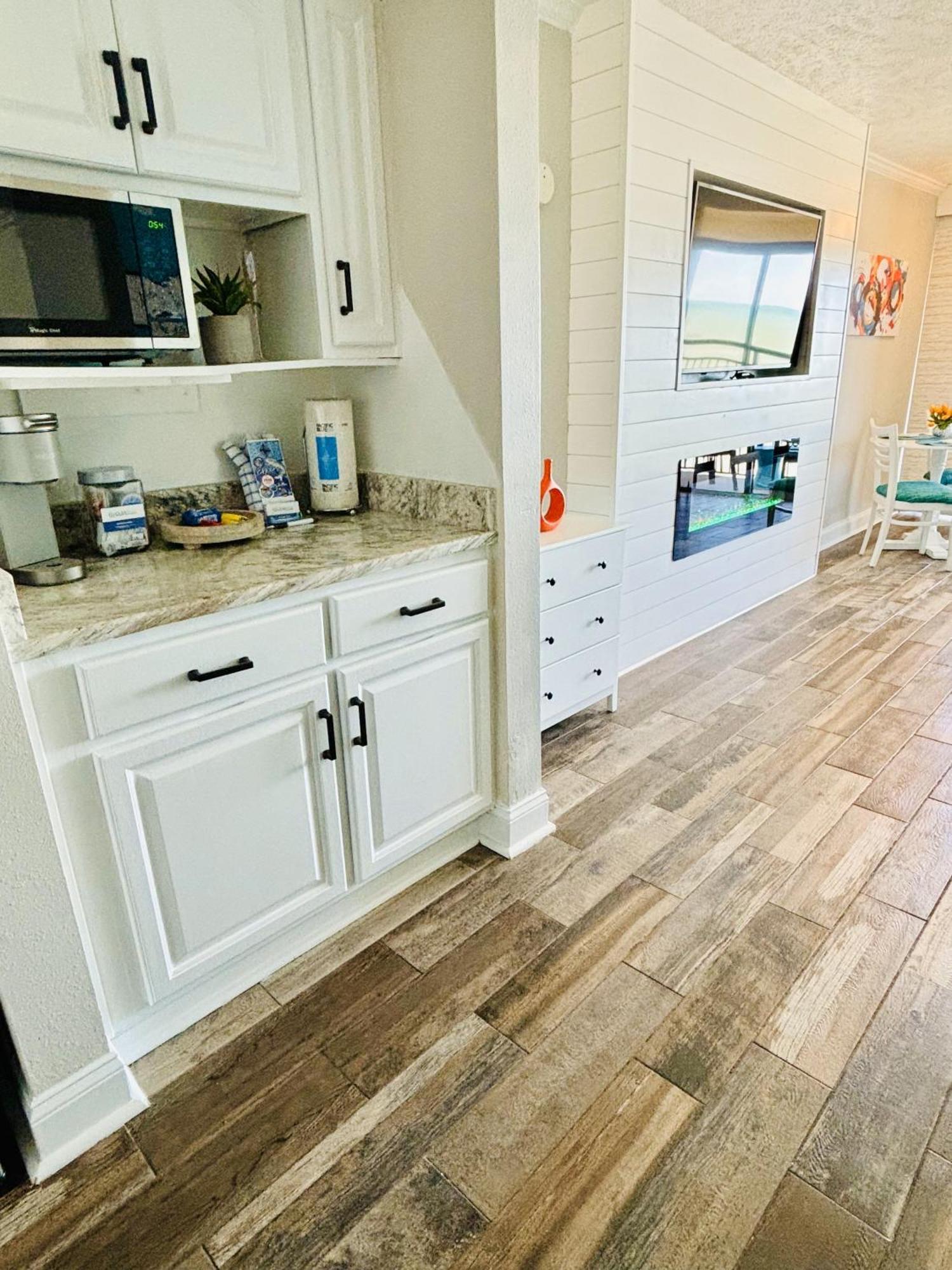 Sea La Vie Oceanfront Apartment