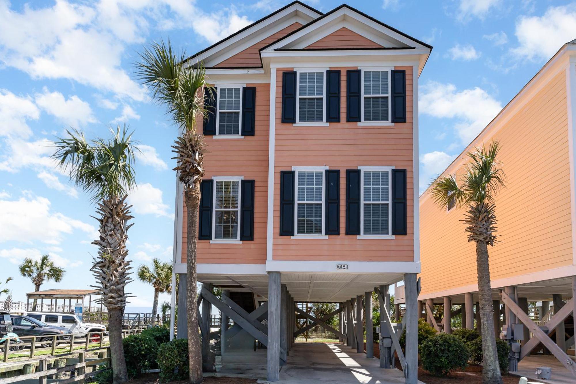 311b - True Beachfront W/ Private Walkway And Pool Holiday home