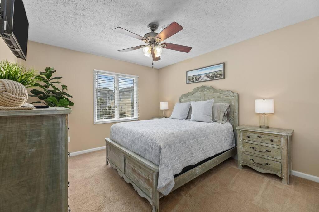 Apartment One Block From The Beach! Surfside Pier Is Open! *