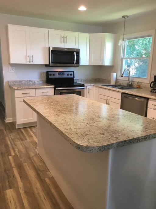 Surfside Beach/ Capt. Jacks ~50 Ft From 3br/3ba *