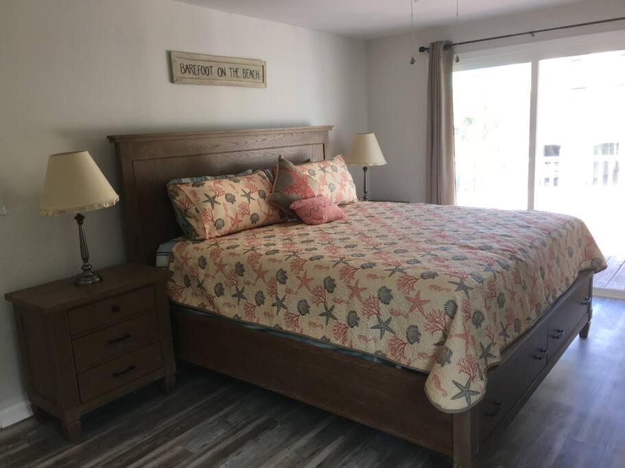 Holiday home Surfside Beach/ Capt. Jacks ~50 Ft From 3br/3ba