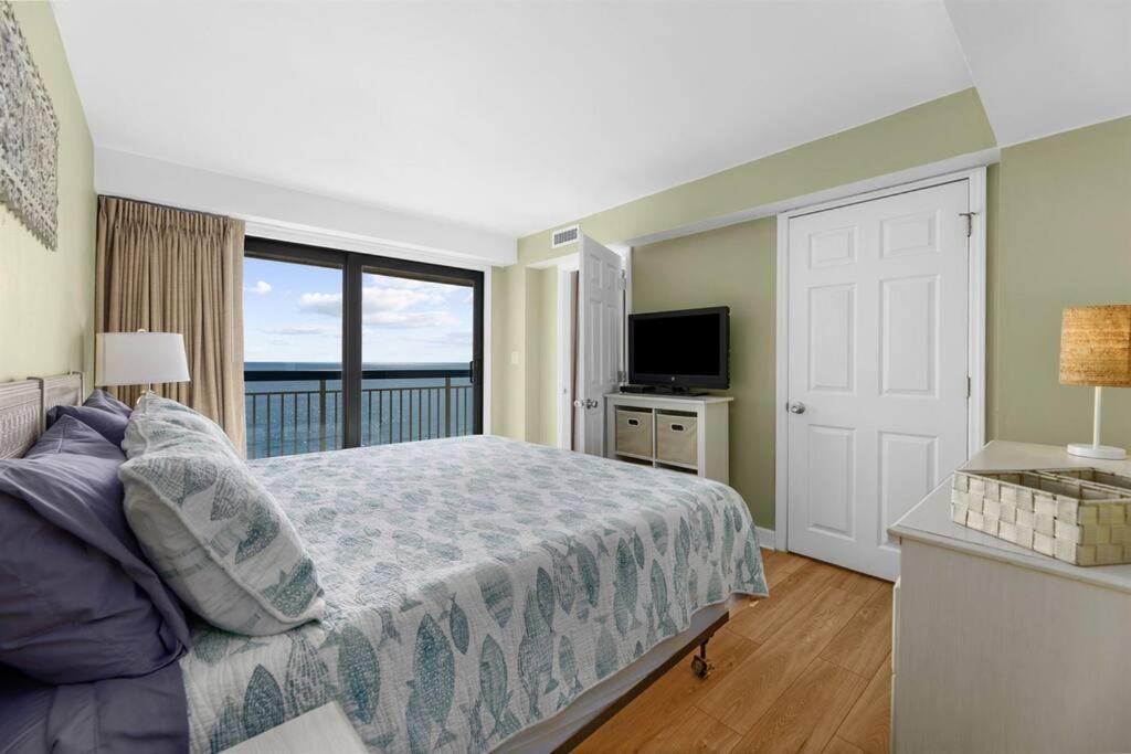 *couple's Oceanfront Retreat*pools*hot Tub*v101 *