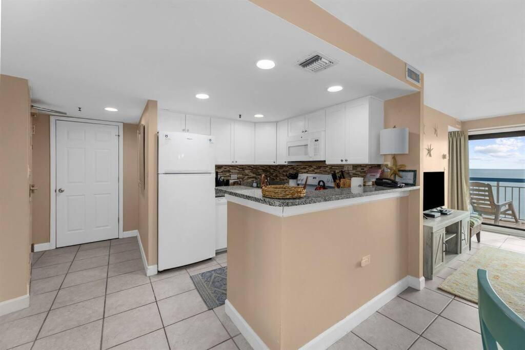 *couple's Oceanfront Retreat*pools*hot Tub*v101 Apartment Myrtle Beach