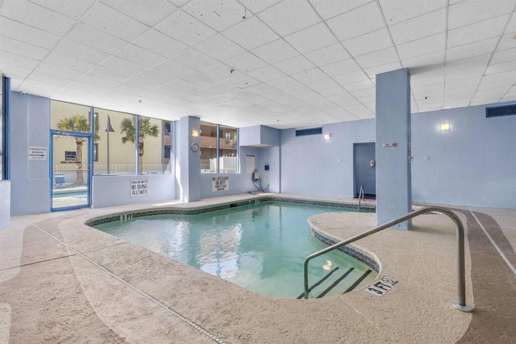Apartment *couple's Oceanfront Retreat*pools*hot Tub*v101 Myrtle Beach