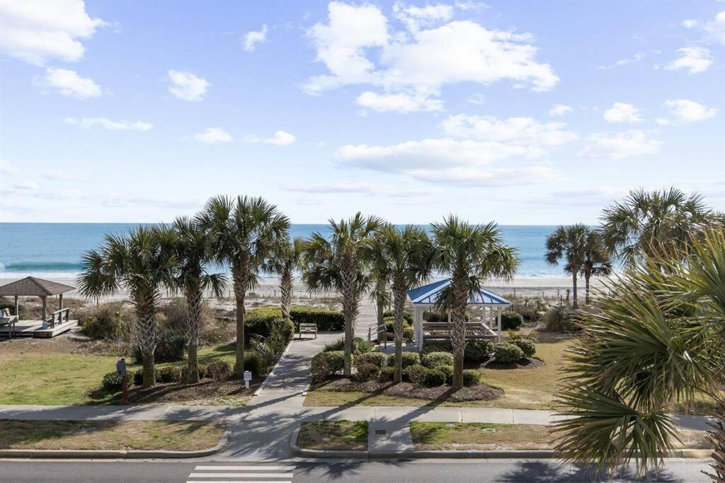*couple's Oceanfront Retreat*pools*hot Tub*v101 Myrtle Beach