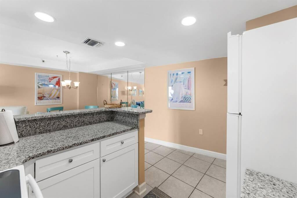 Apartment *couple's Oceanfront Retreat*pools*hot Tub*v101