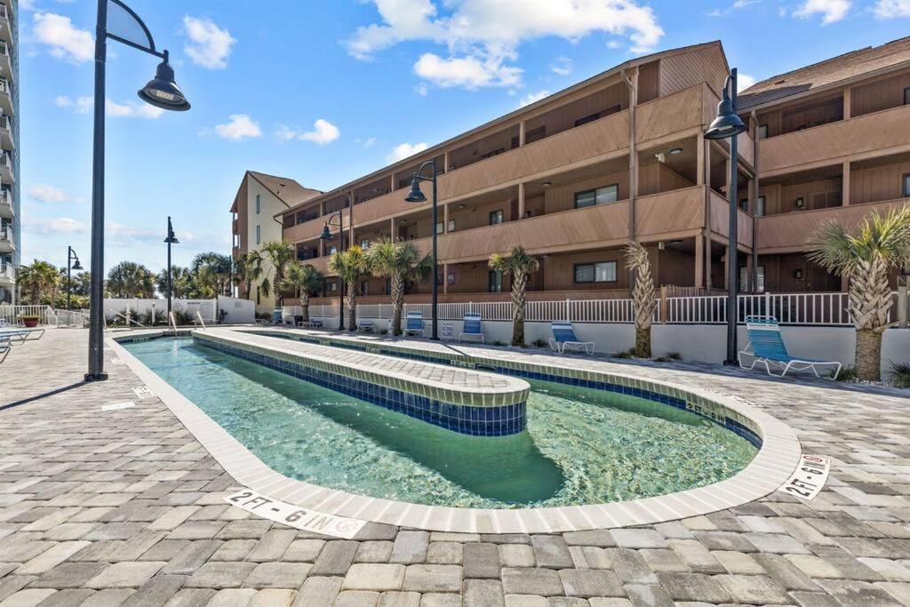 *couple's Oceanfront Retreat*pools*hot Tub*v101 Myrtle Beach