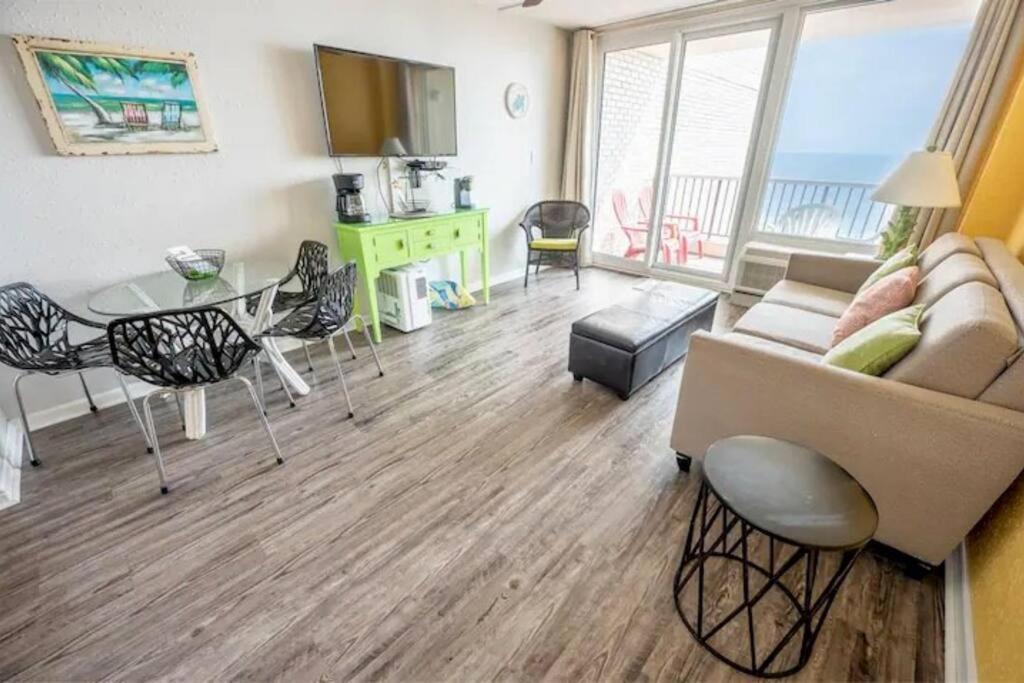 *peaceful Ocean View Beauty*beach*hot Tubs*j100 Apartment