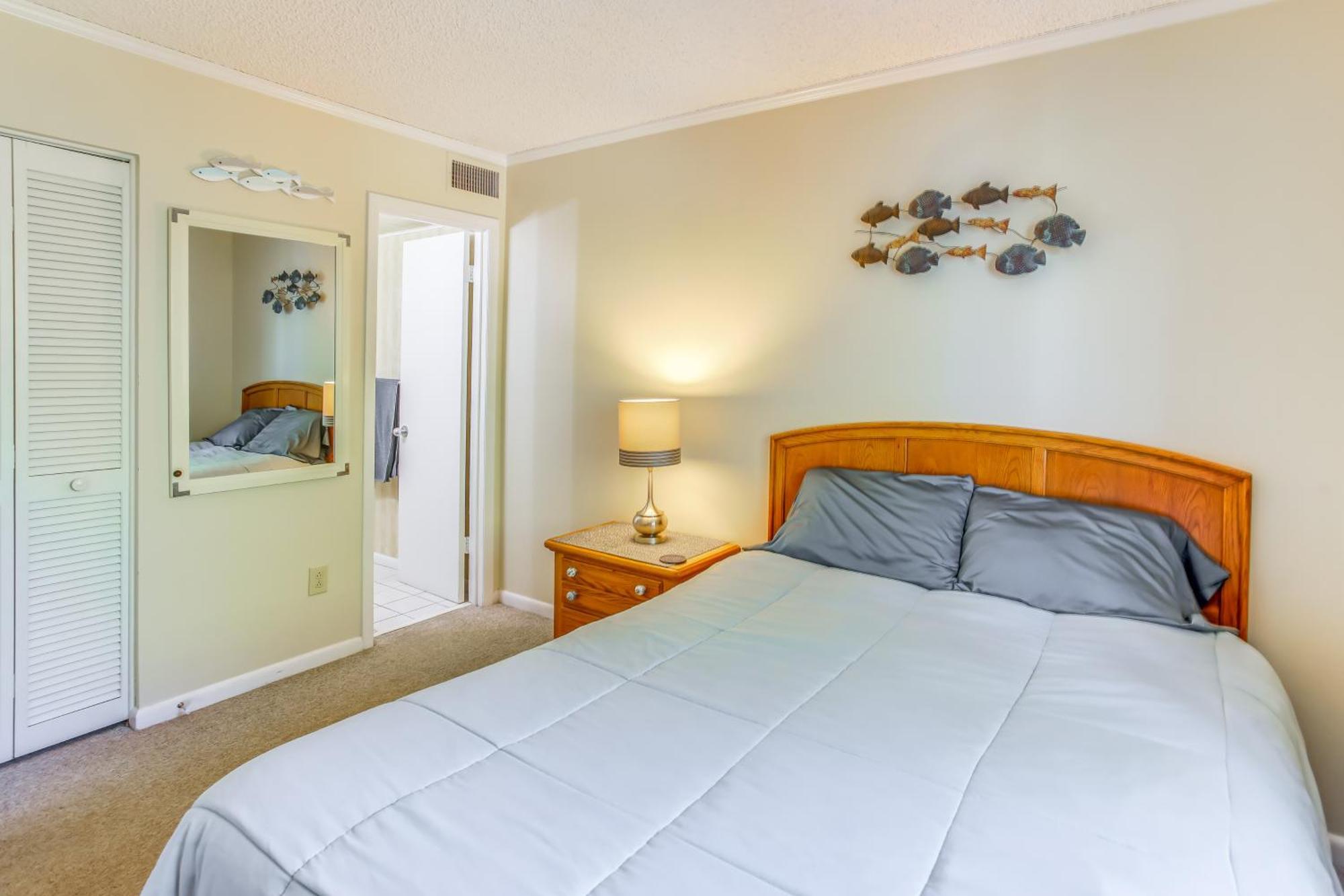 Myrtle With Pool Access - Walk To Beach! Apartment