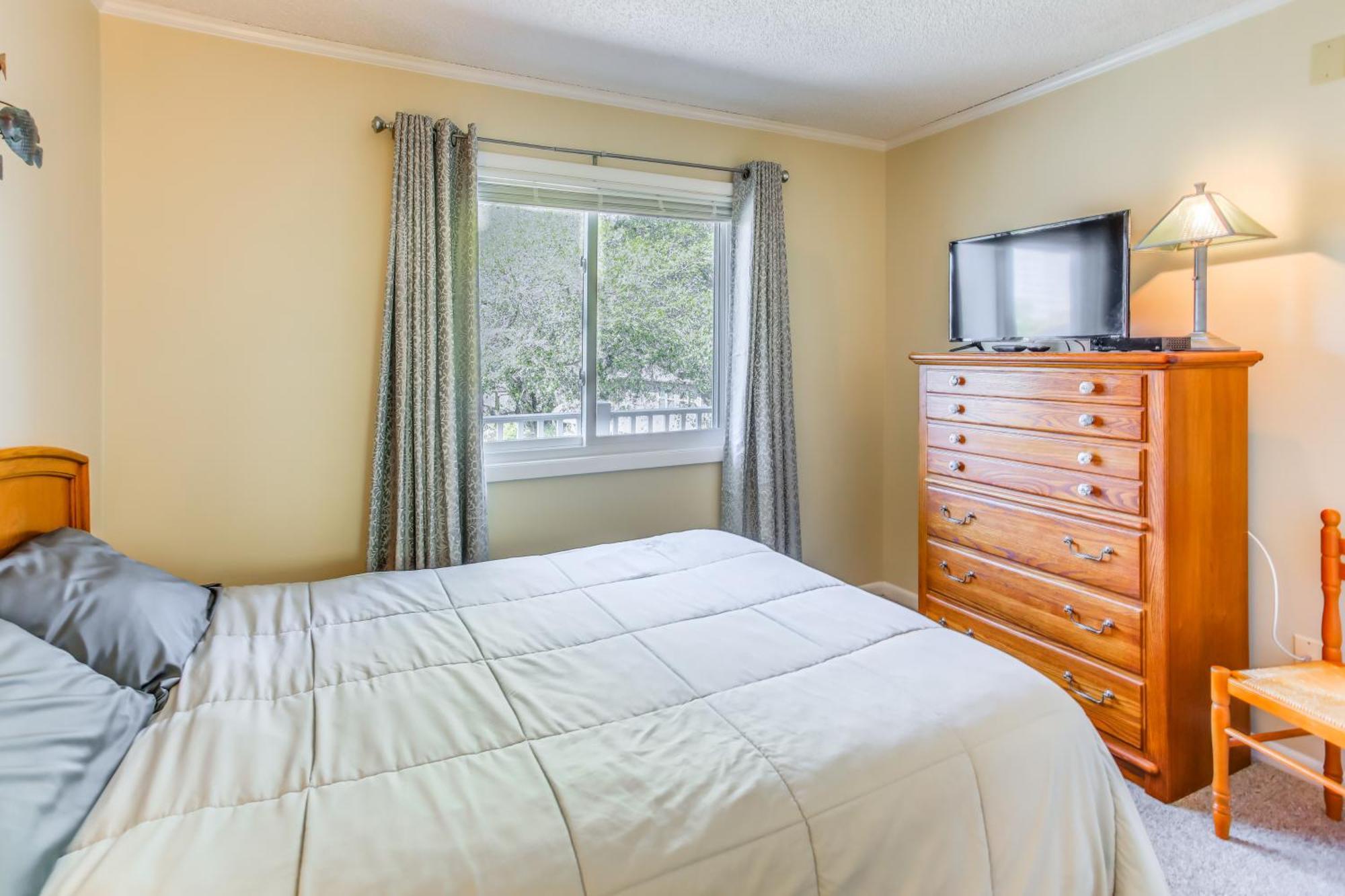 Apartment Myrtle With Pool Access - Walk To Beach!