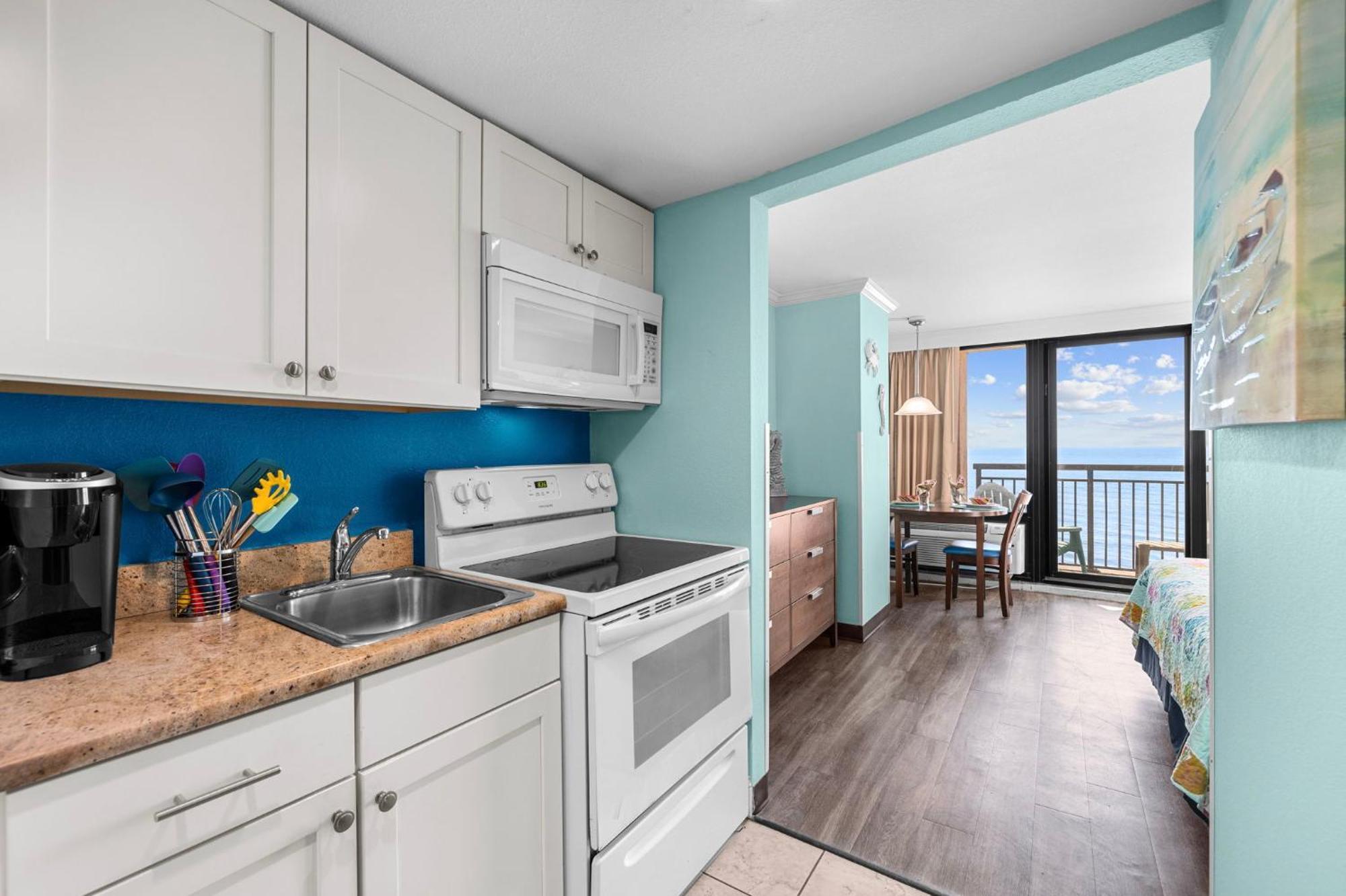 Apartment Cozy Tropical Retreatwith Full Kitchen!! *
