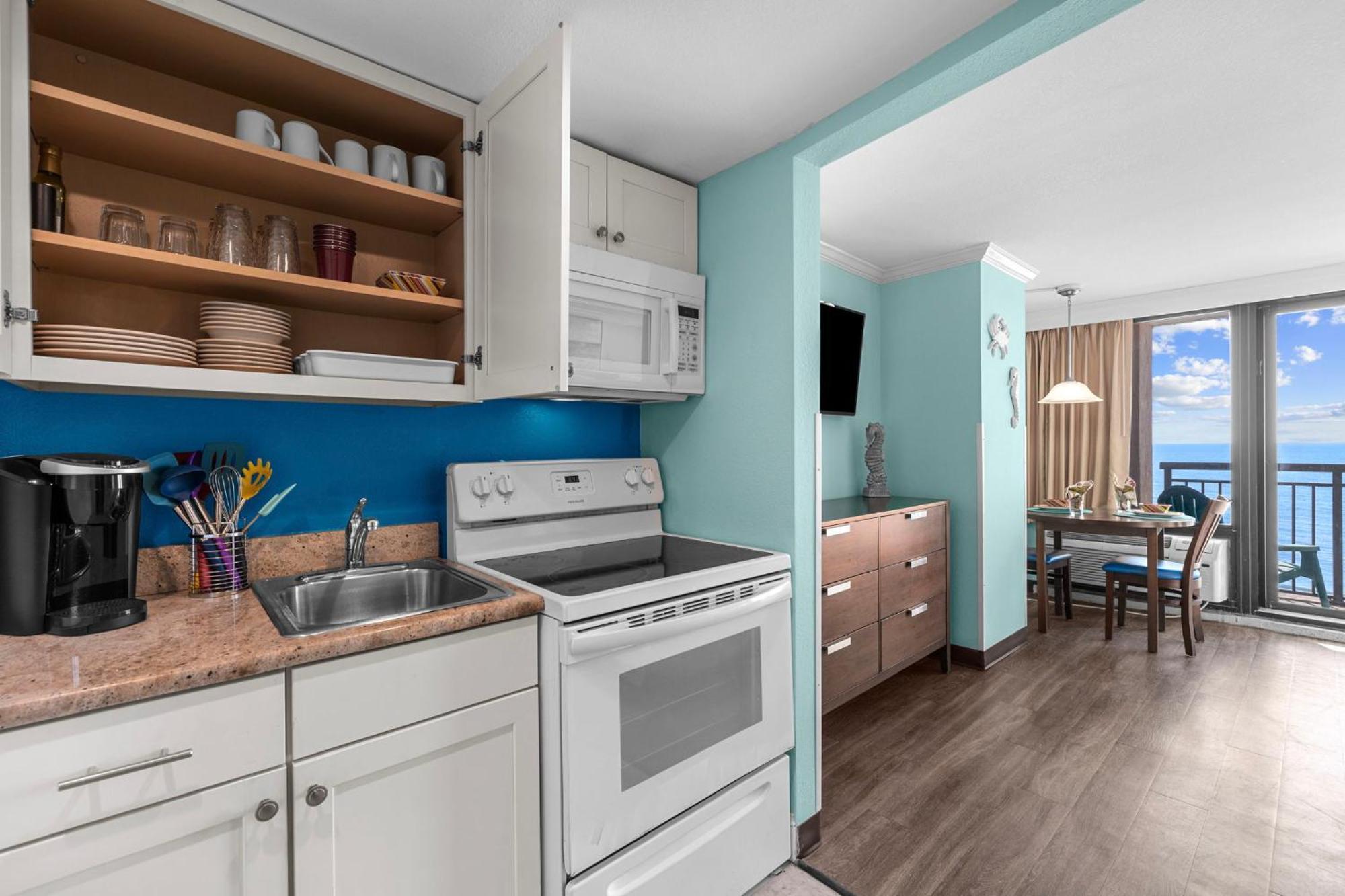Cozy Tropical Retreatwith Full Kitchen!! *