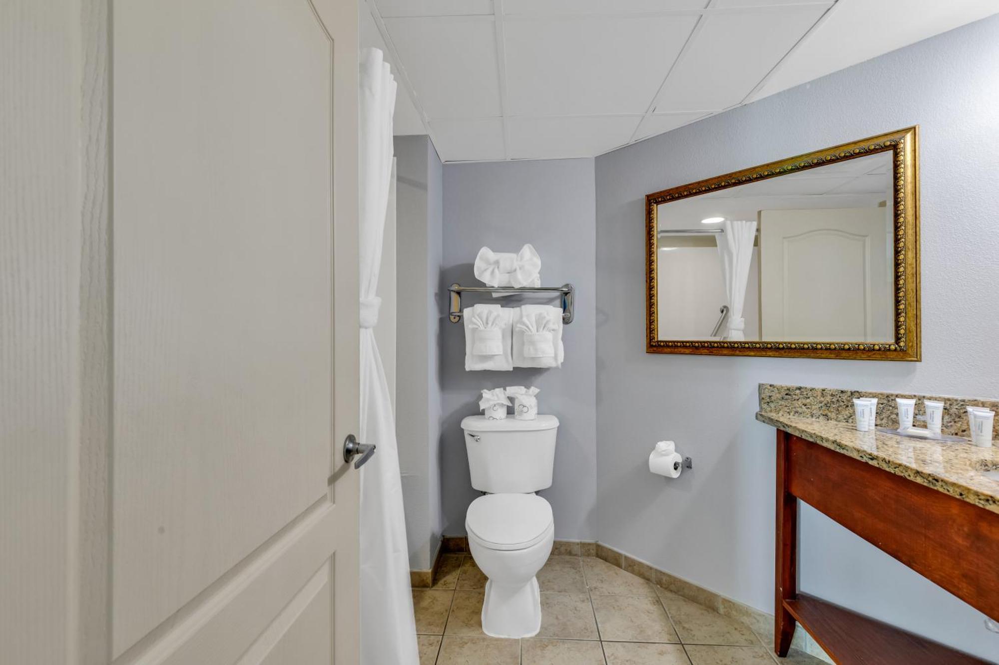 Stunning With Wall-to-wall Windows Overlooking Ocean Apartment Myrtle Beach