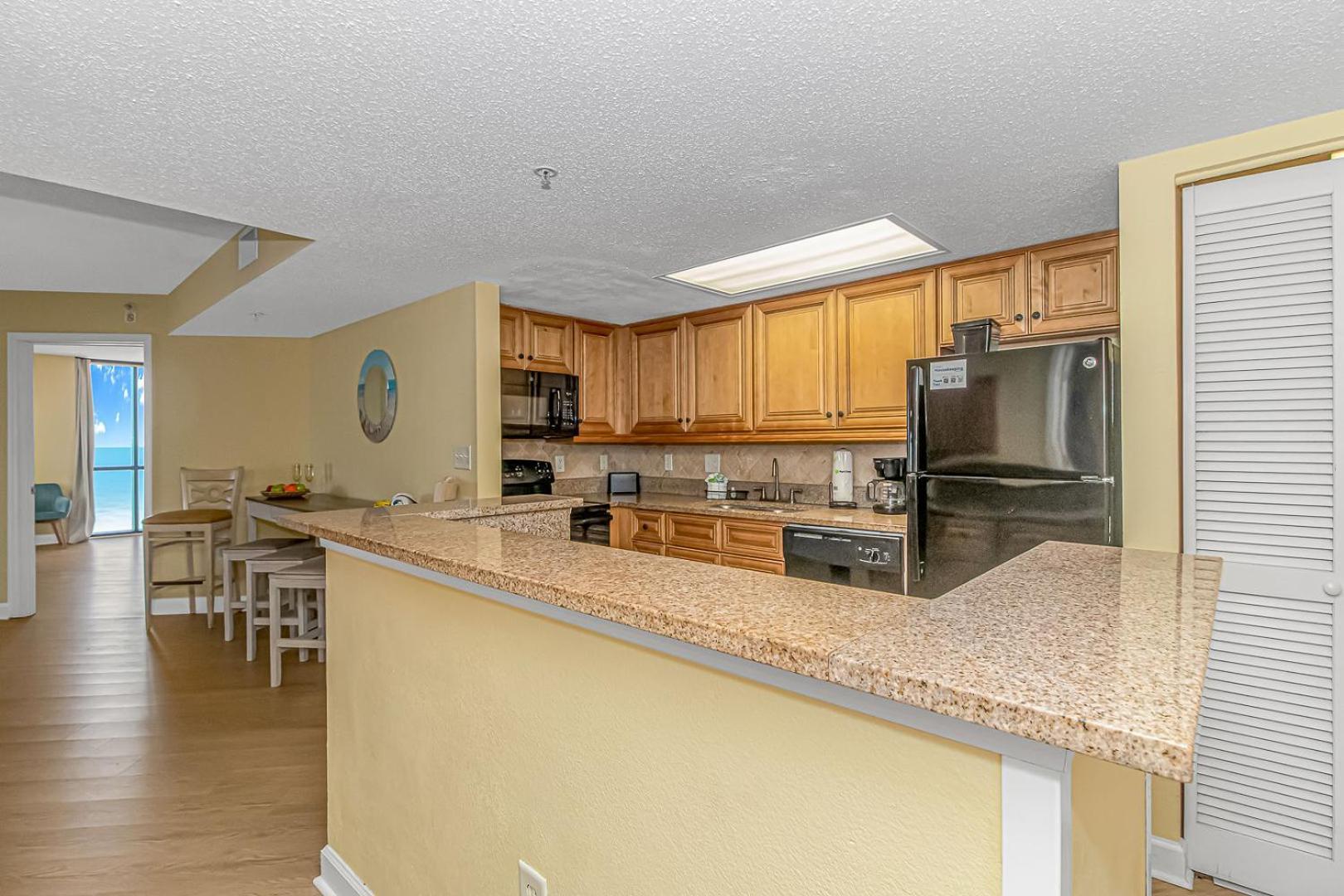 Spacious 4 Bedroom Ocean View - Ocean Reef 526- Sleeps 14! Holiday home *