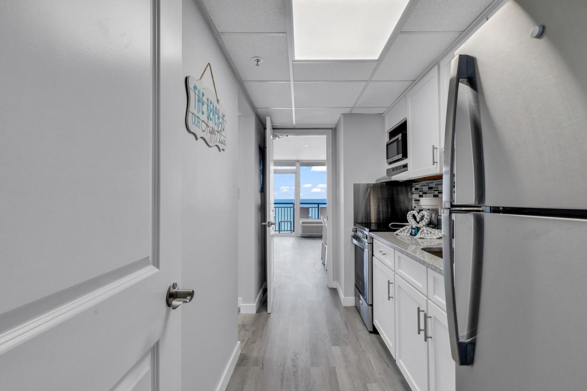 Boardwalk Resort: Ocean Breeze Retreat Apartment Myrtle Beach