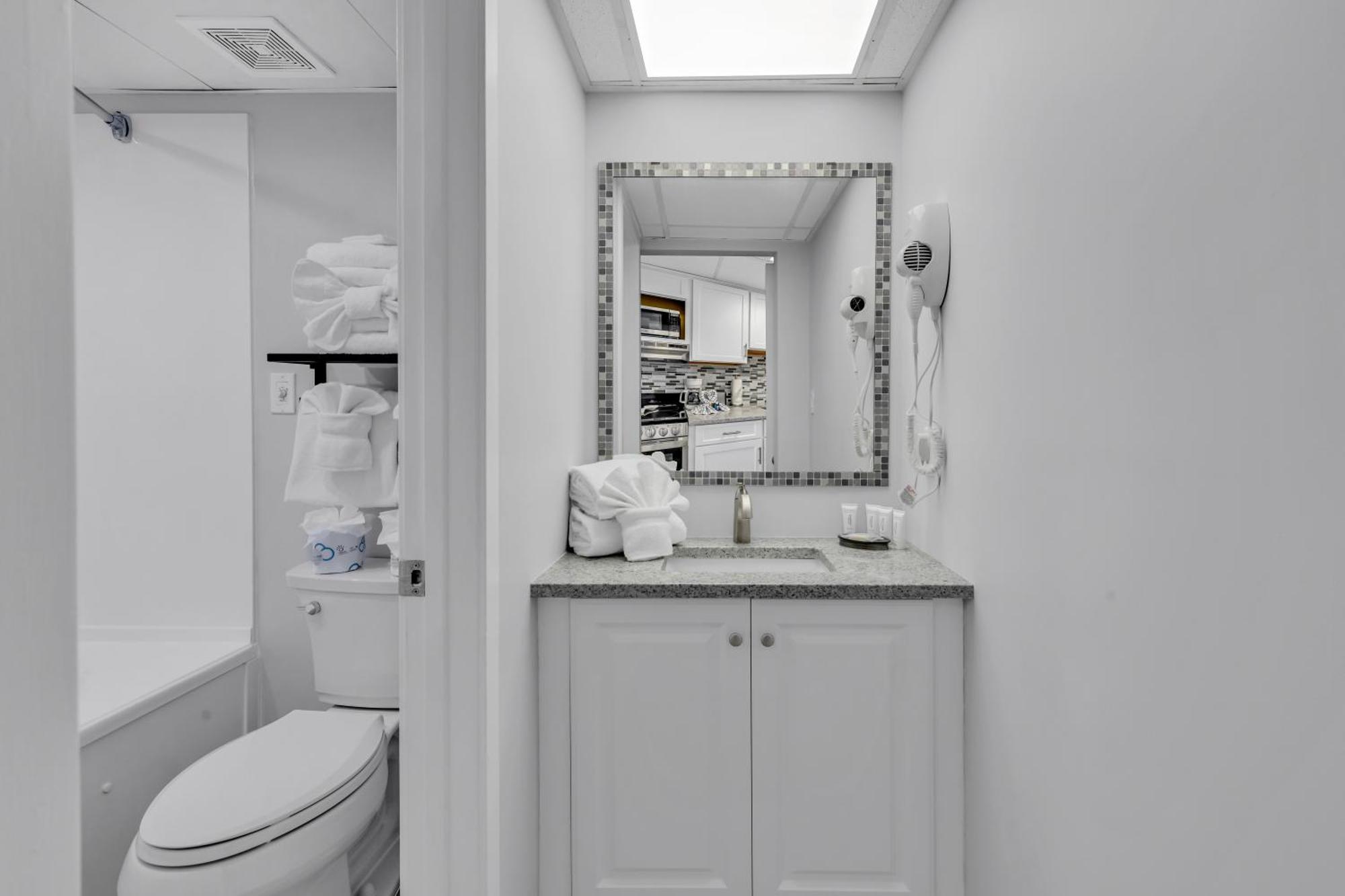 Boardwalk Resort: Ocean Breeze Retreat Apartment *