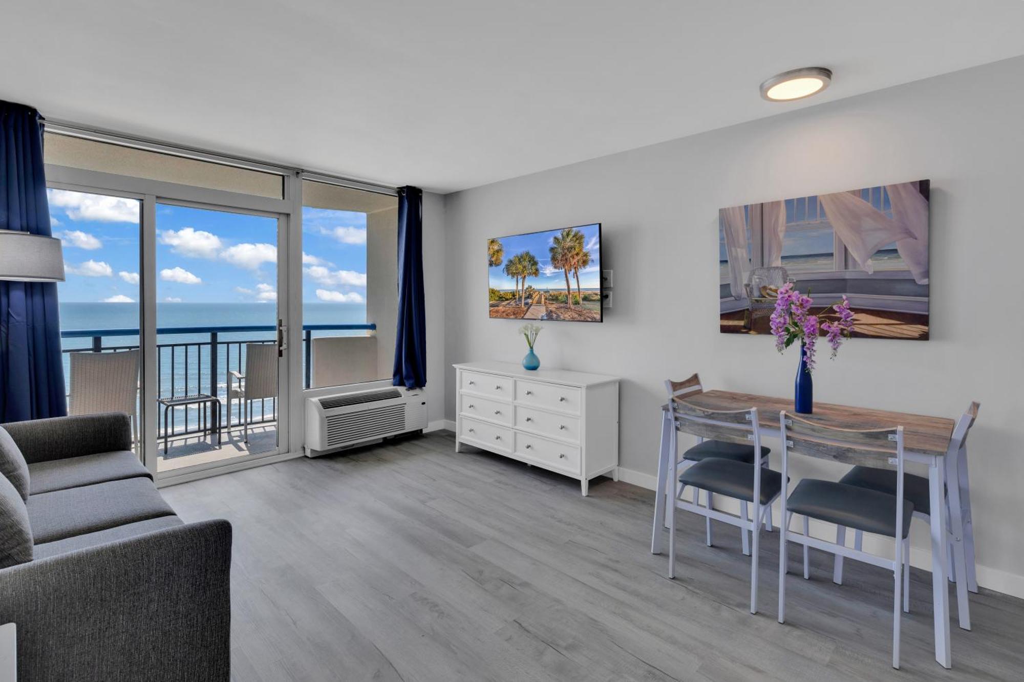 Boardwalk Resort: Ocean Breeze Retreat * Myrtle Beach