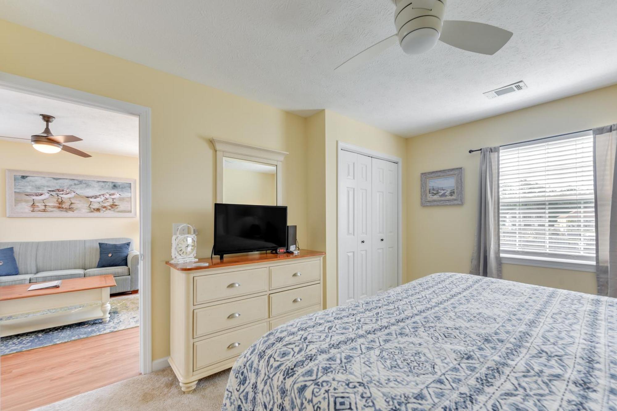 Myrtle With Pool Access 5 Mi To Beach! Apartment *