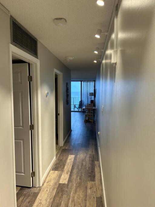 Apartment On The Beachfront Condo, Newly Renovated Myrtle Beach