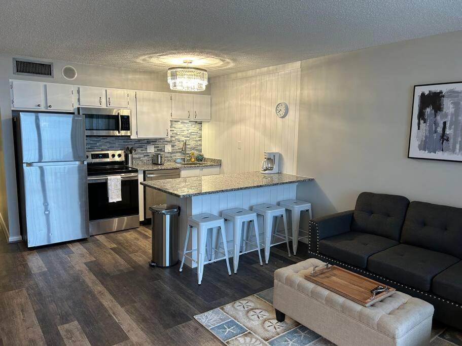 On The Beachfront Condo, Newly Renovated Apartment Myrtle Beach