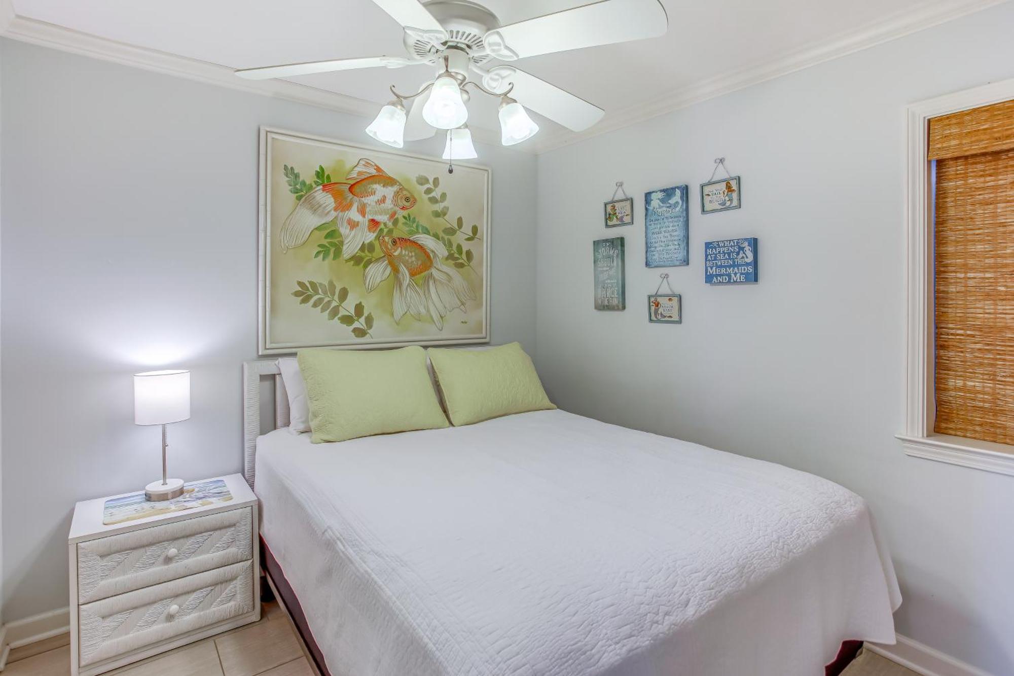 Myrtle With Pool Access And View!