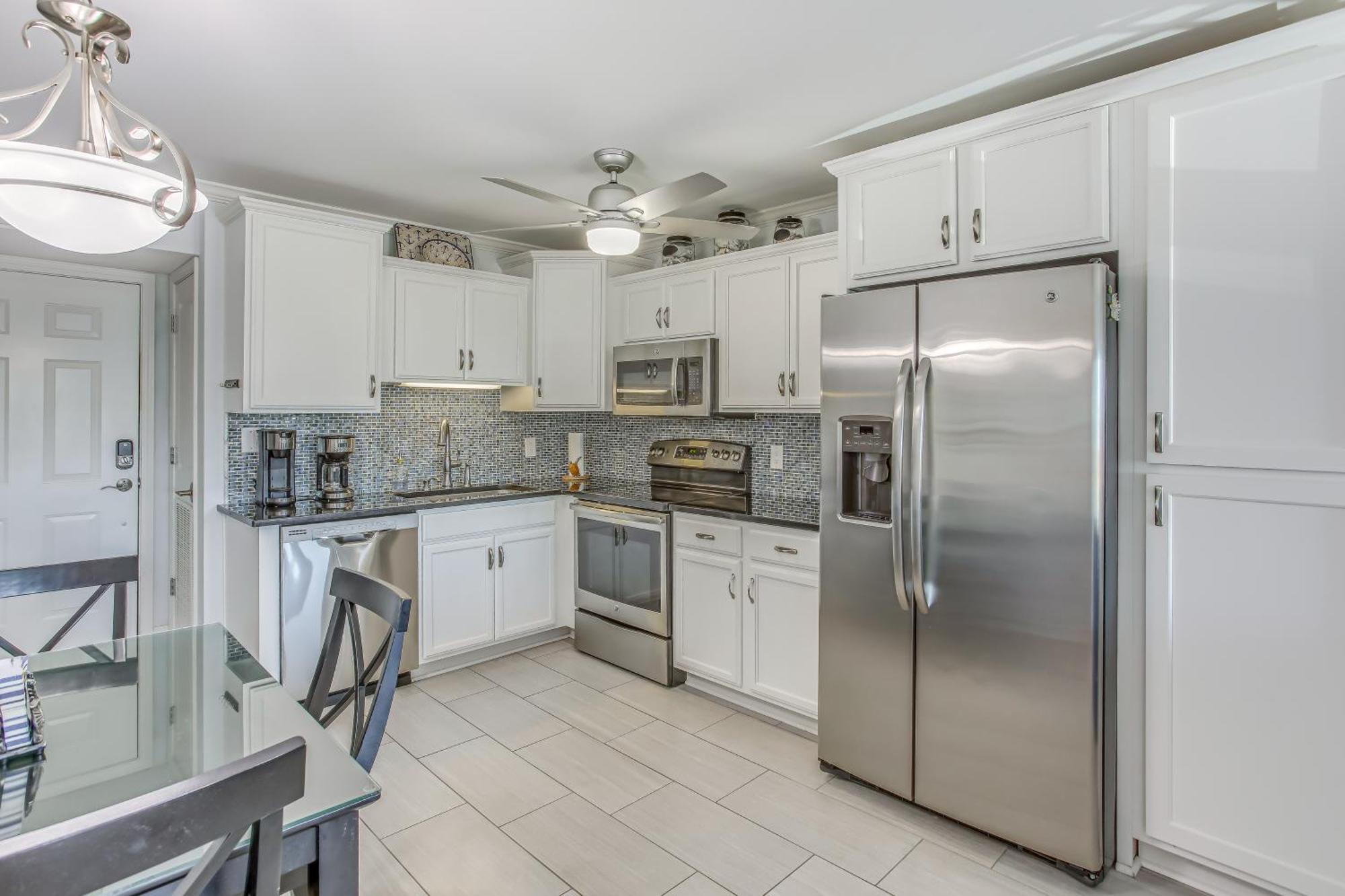 Myrtle With Pool Access And View!